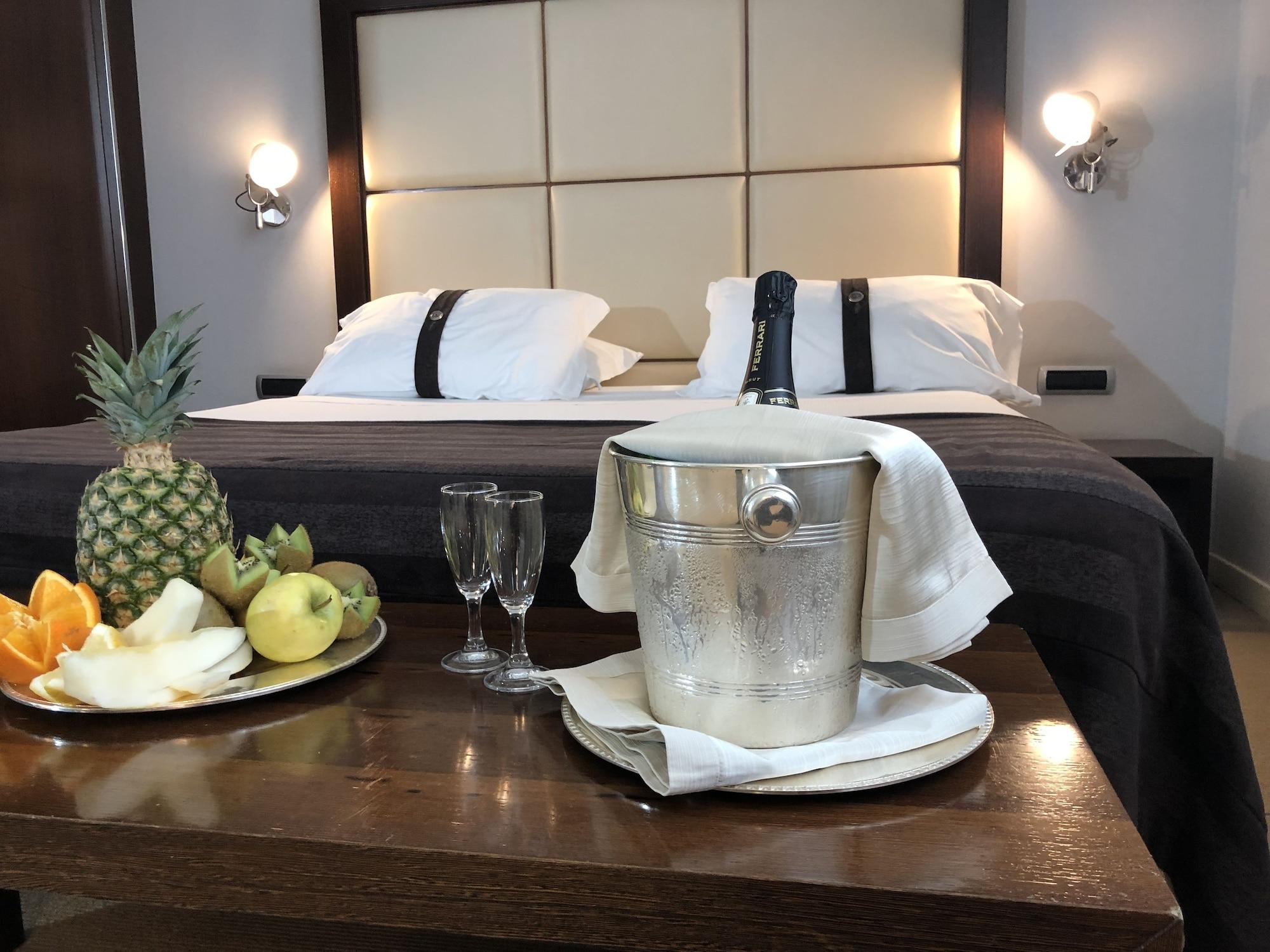 Italiana Hotels โกเซนซา ภายนอก รูปภาพ