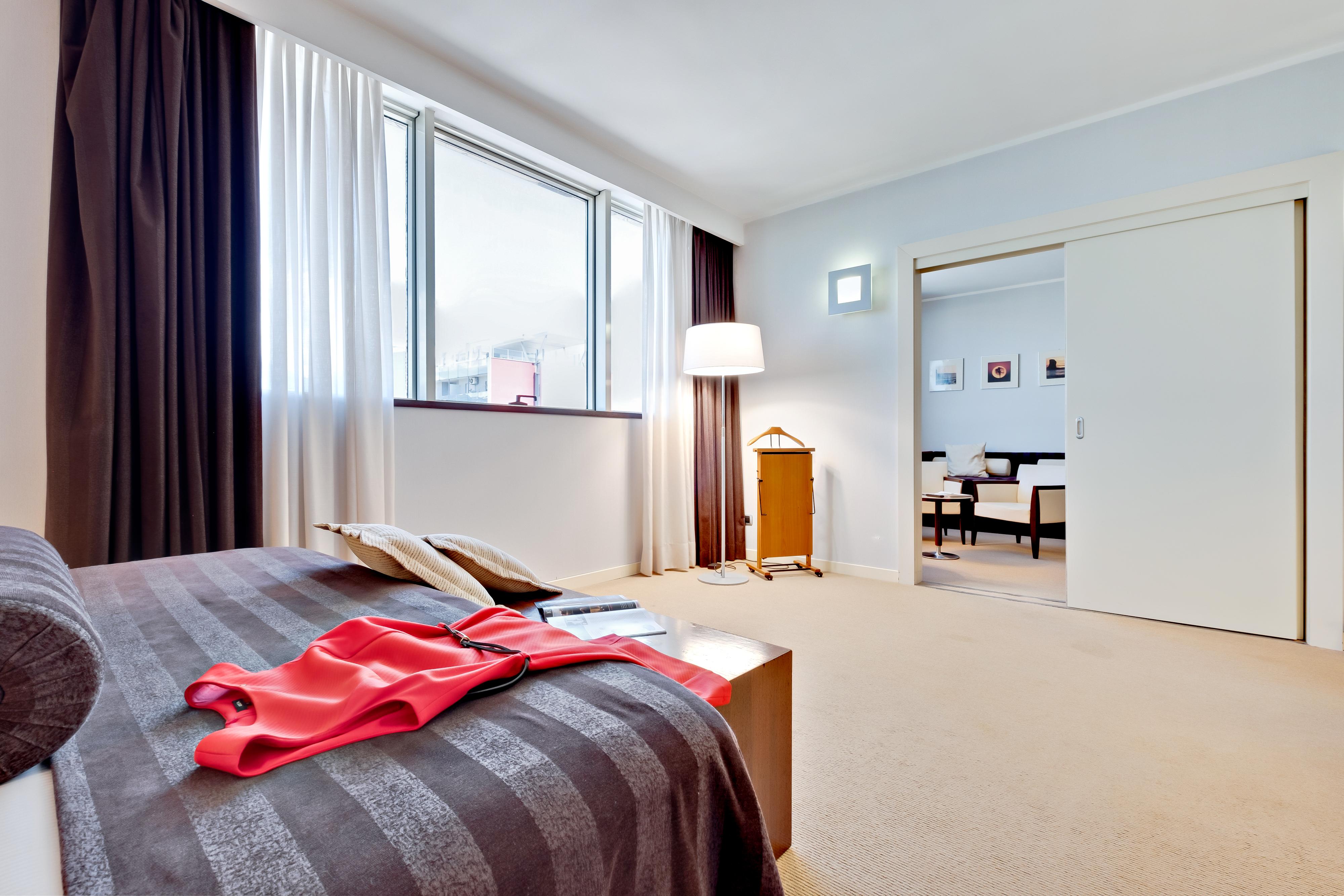 Italiana Hotels โกเซนซา ภายนอก รูปภาพ