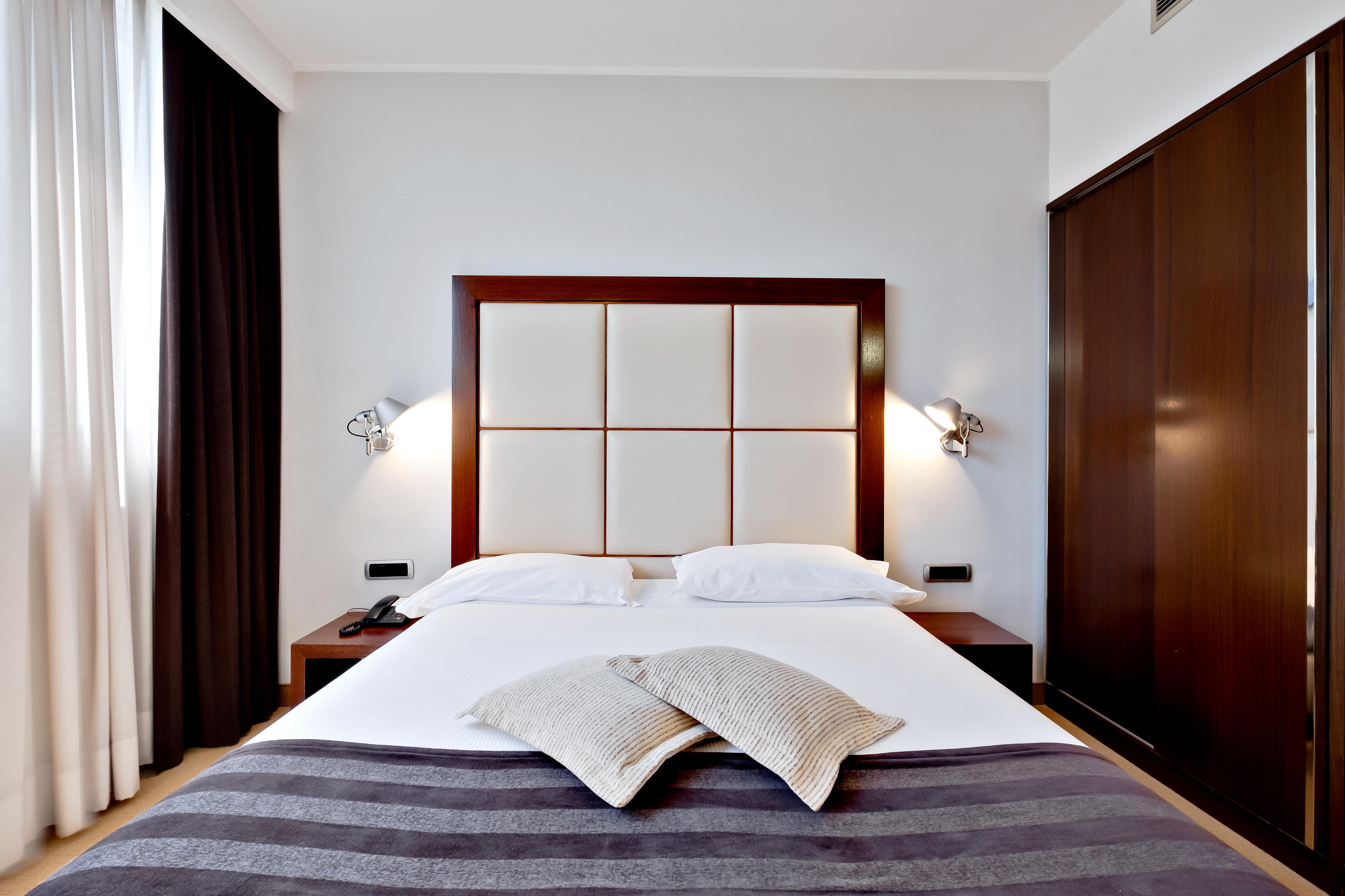 Italiana Hotels โกเซนซา ภายนอก รูปภาพ